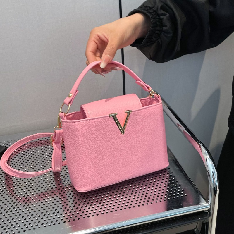 Luxury Women's Tote Bag, Chic  - огляд і ціна Women'S Shoes Louis Vuitton