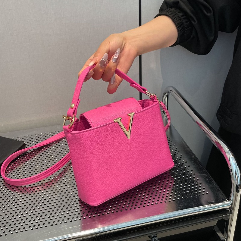 Luxury Women's Tote Bag, Chic  - огляд і ціна Women'S Shoes Louis Vuitton