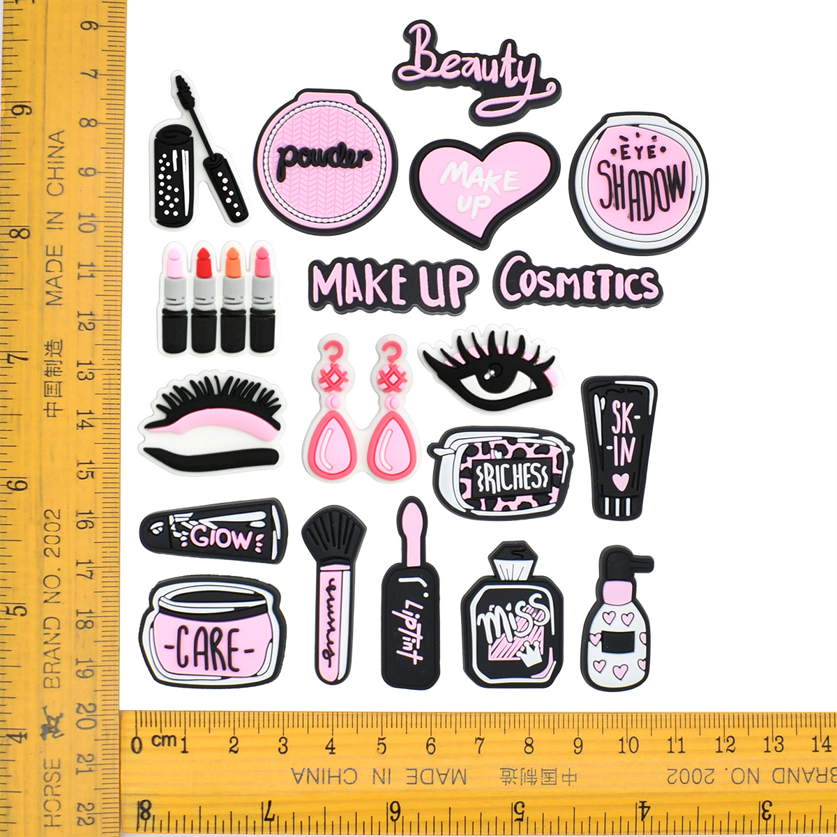 Pink Beauty Makeup Shoe Charms - огляд і ціна Croc Style Clog