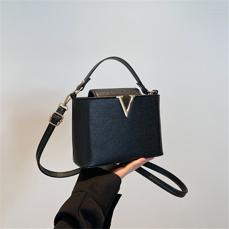 Luxury Women's Tote Bag, Chic  - огляд і ціна Women'S Shoes Louis Vuitton